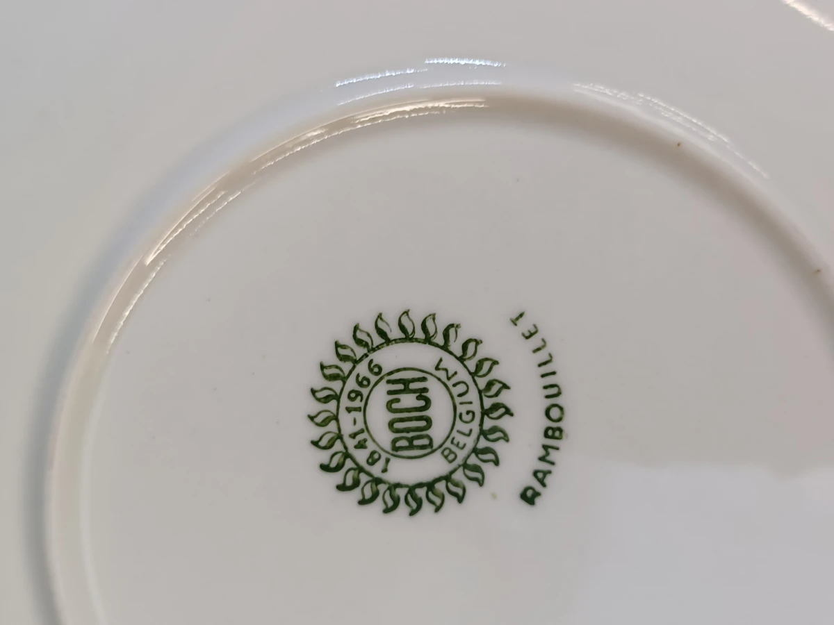 13-delig Boch Rambouillet servies met 6 kopjes, 6 borden en een ovalen serveerschaal - foto 14