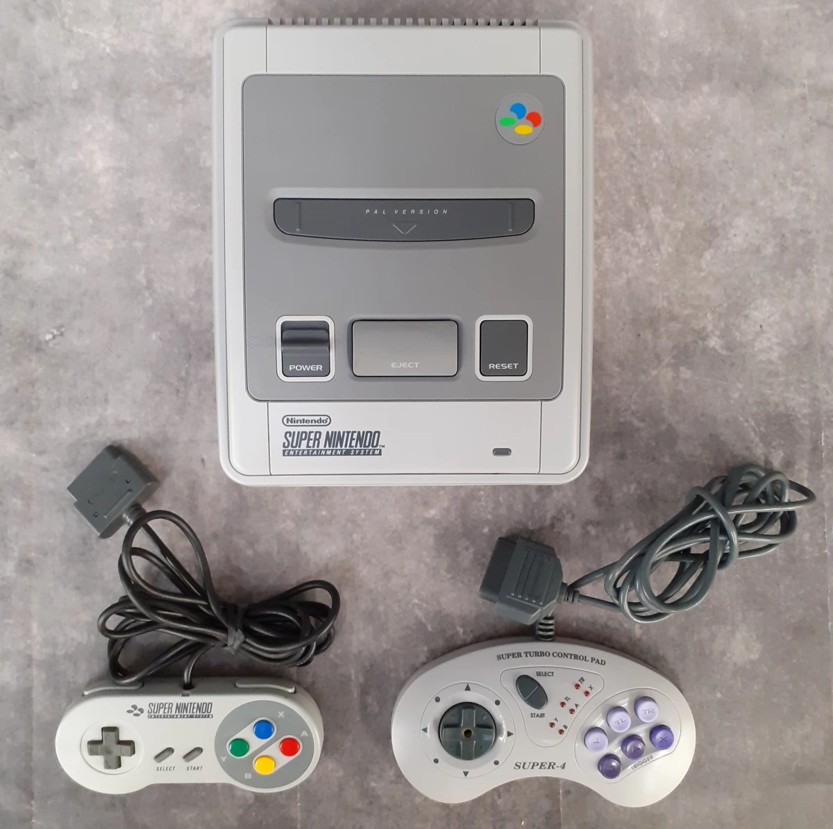 Spelconsole: Originele SNES console met 6 games + Super Gameboy adapter - foto 4