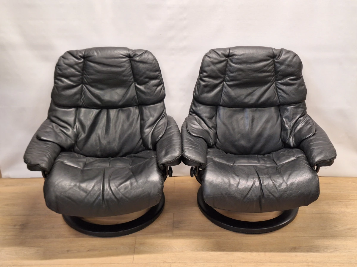 Set van twee Stressless Reno relaxfauteuils in zwart leer maat Large van Ekornes - foto 3