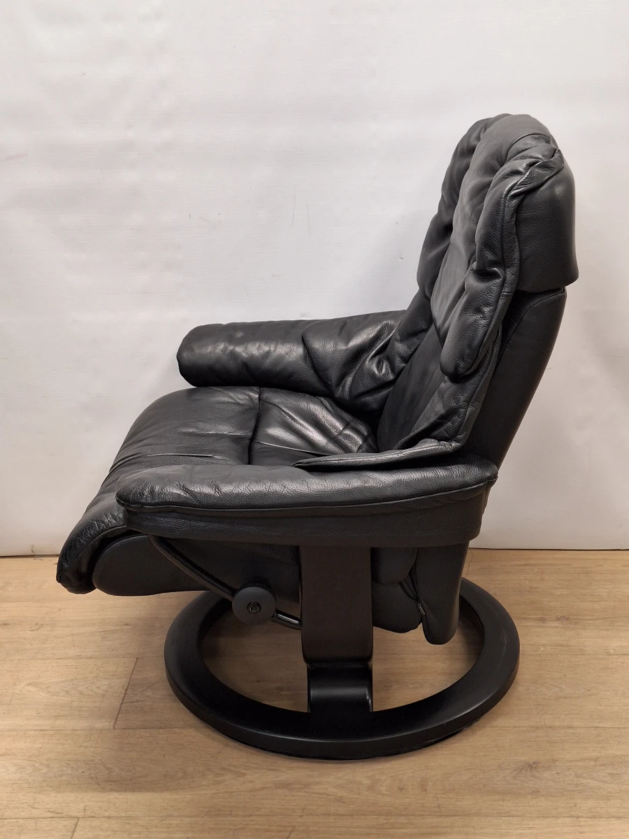Set van twee Stressless Reno relaxfauteuils in zwart leer maat Large van Ekornes - foto 19