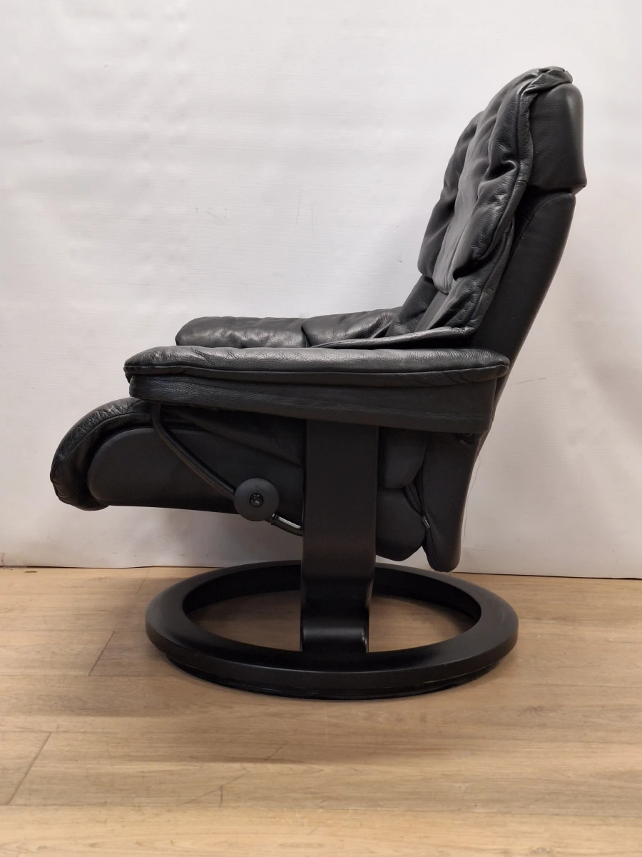 Set van twee Stressless Reno relaxfauteuils in zwart leer maat Large van Ekornes - foto 10