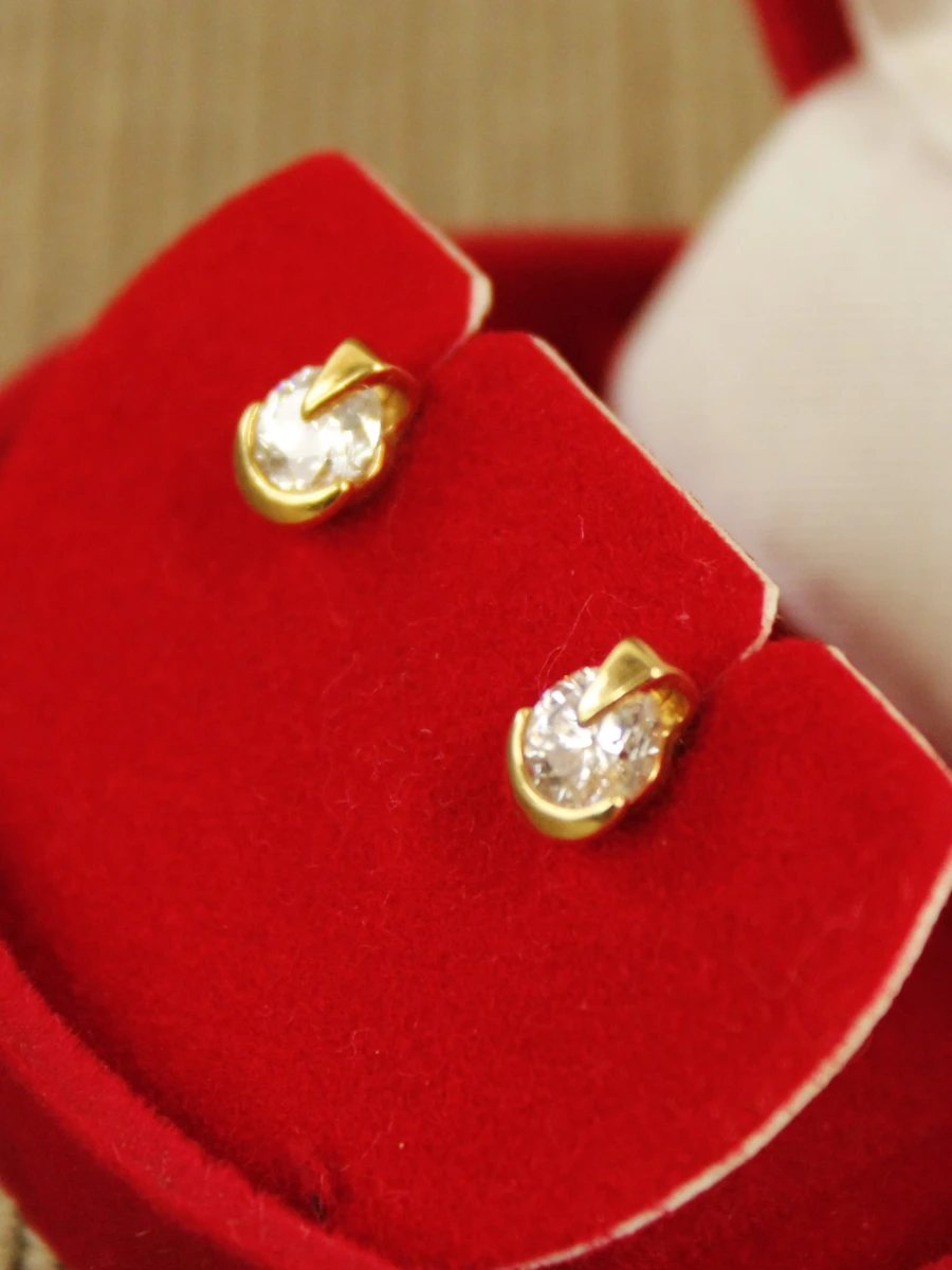 18 karaat gouden oorbellen met heldere stenen - foto 3