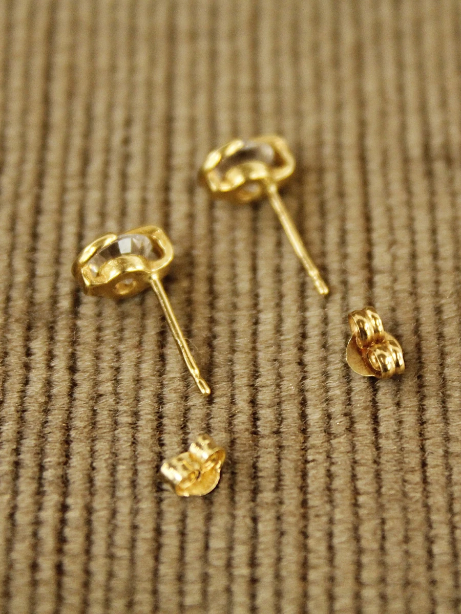18 karaat gouden oorbellen met heldere stenen - foto 4