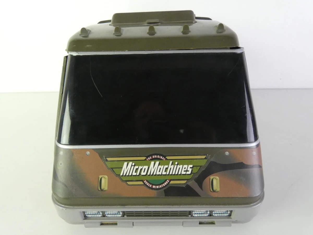 Galoob Micro Machines speelset met voertuigen en militaire basis - foto 2
