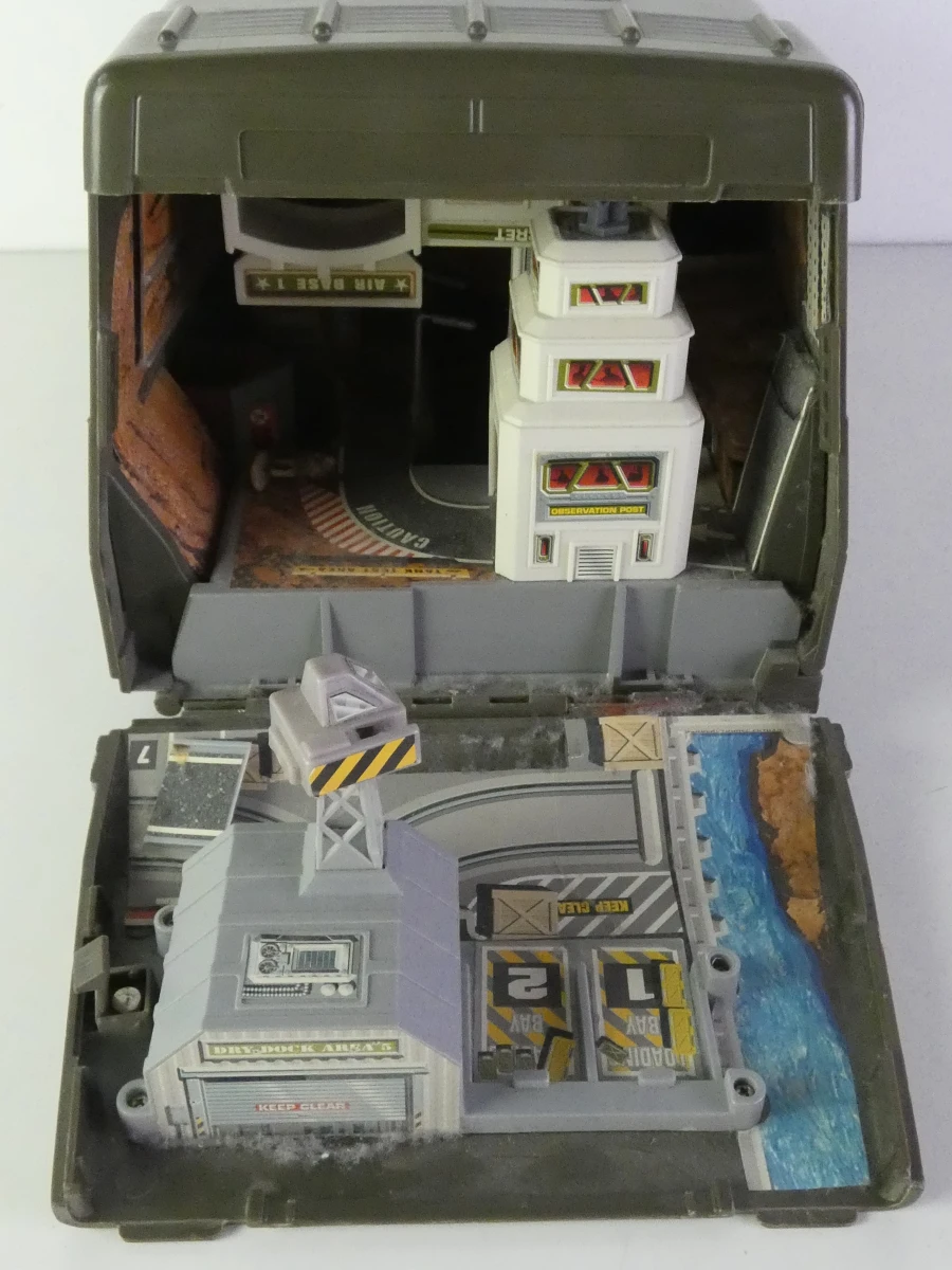 Galoob Micro Machines speelset met voertuigen en militaire basis - foto 6