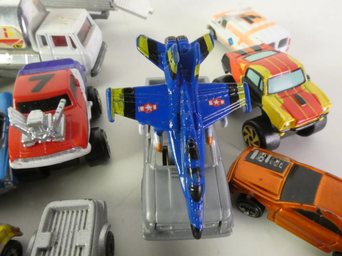 Galoob Micro Machines speelset met voertuigen en militaire basis - foto 37