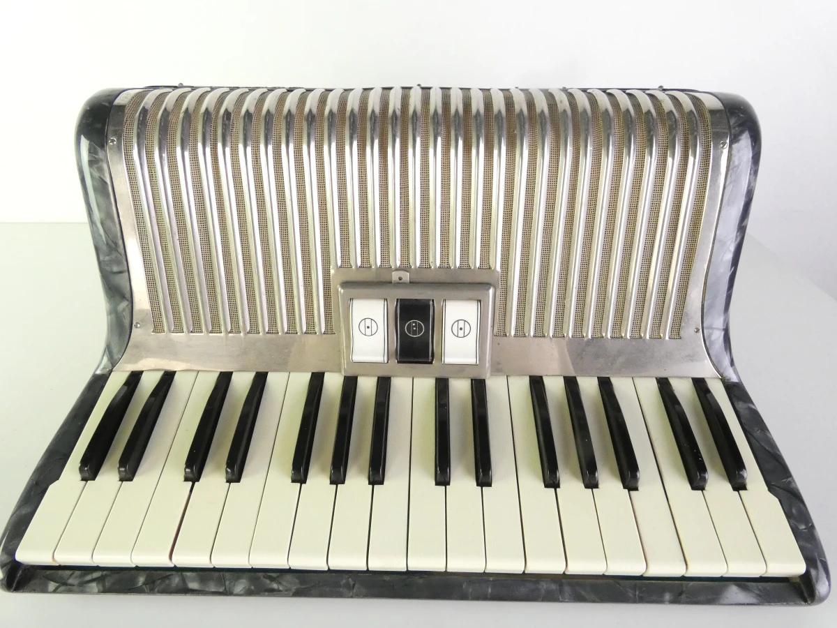 Vintage Hohner Contessa IM accordeon - foto 7