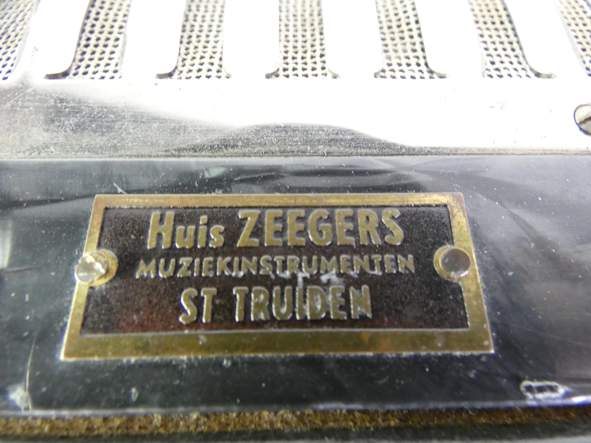 Vintage Hohner Contessa IM accordeon - foto 11