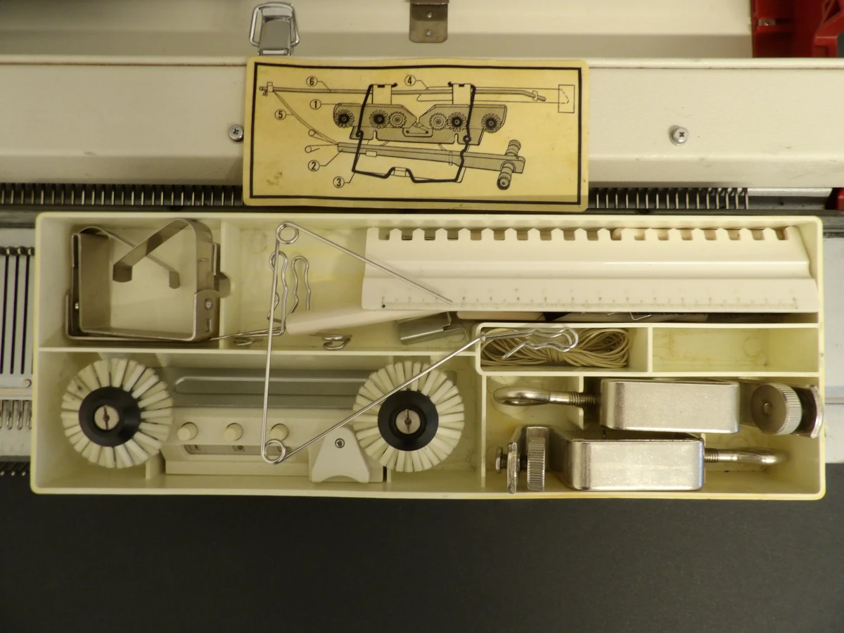 "Empisal Knitmaster" breimachine (model 305 Automatic) - foto 8