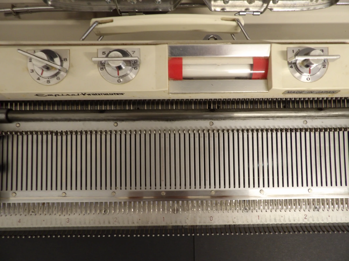 "Empisal Knitmaster" breimachine (model 305 Automatic) - foto 6
