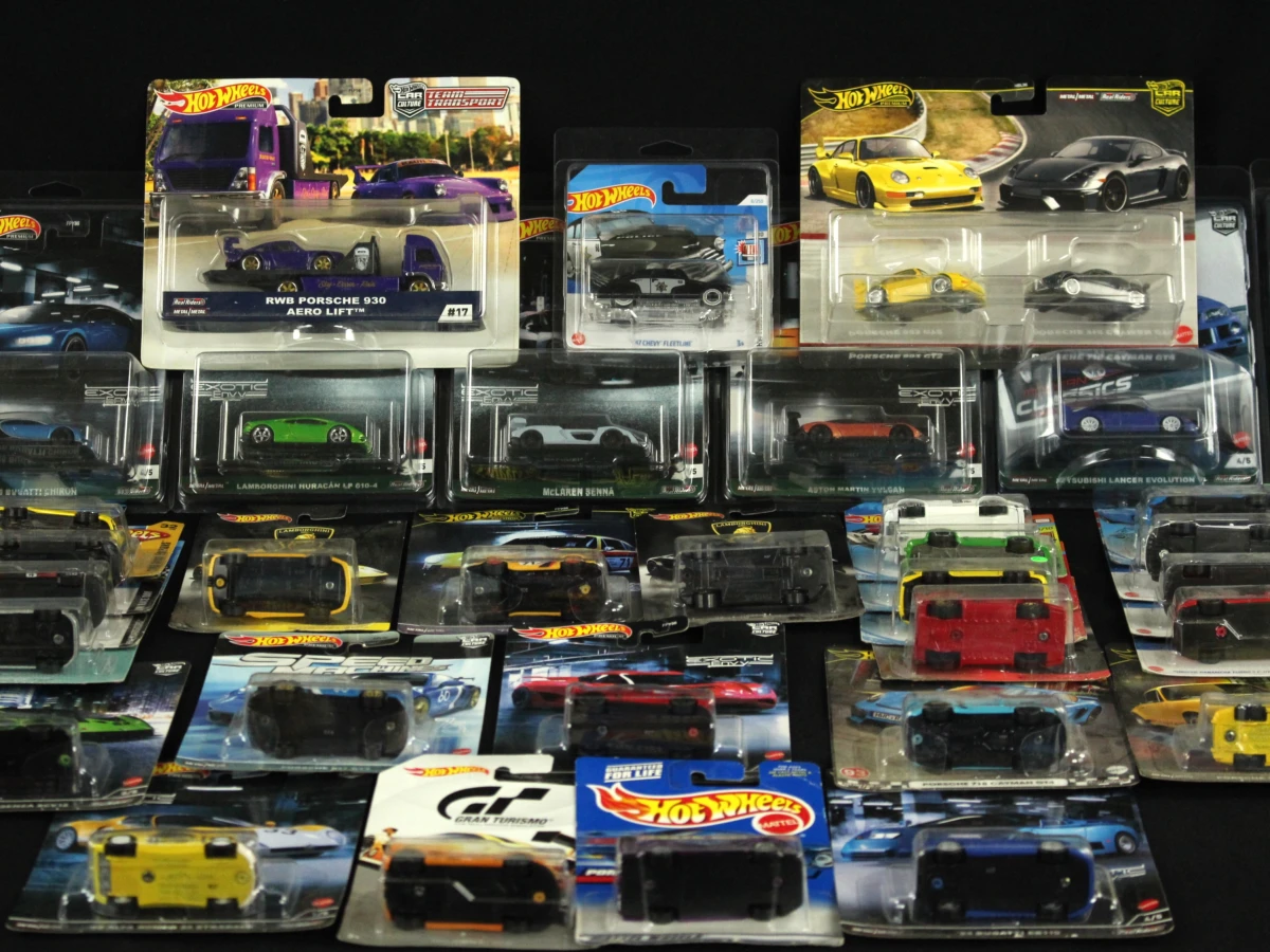 Hot Wheels lot van 38 diverse modellen - foto 2