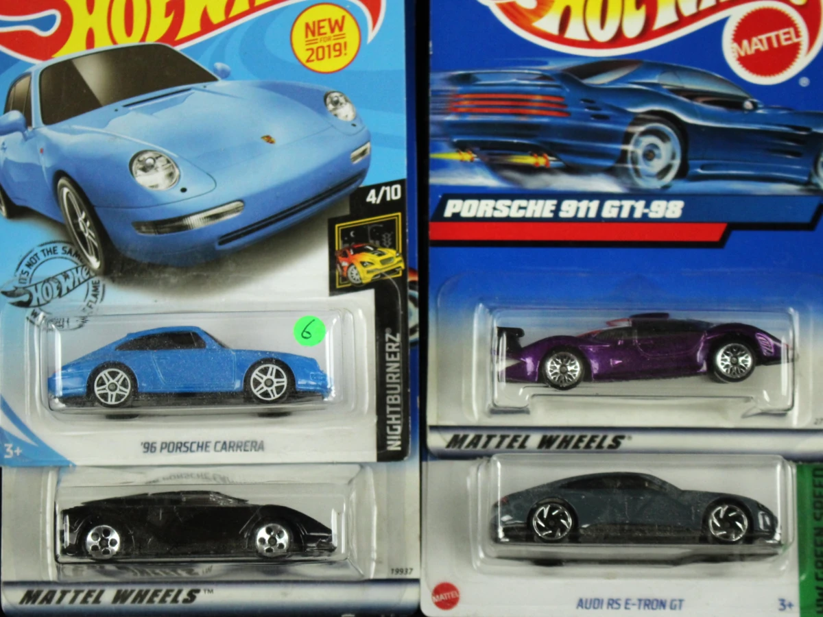 Hot Wheels lot van 38 diverse modellen - foto 10