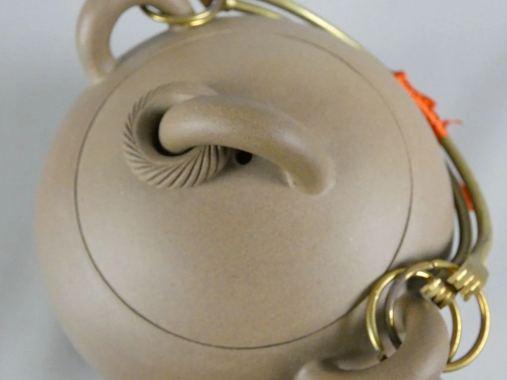Chinese theepot met metalen handvat en filter - foto 10