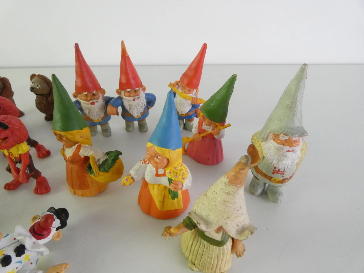 Set vintage cartoon figuurtjes van diverse karakters - foto 2
