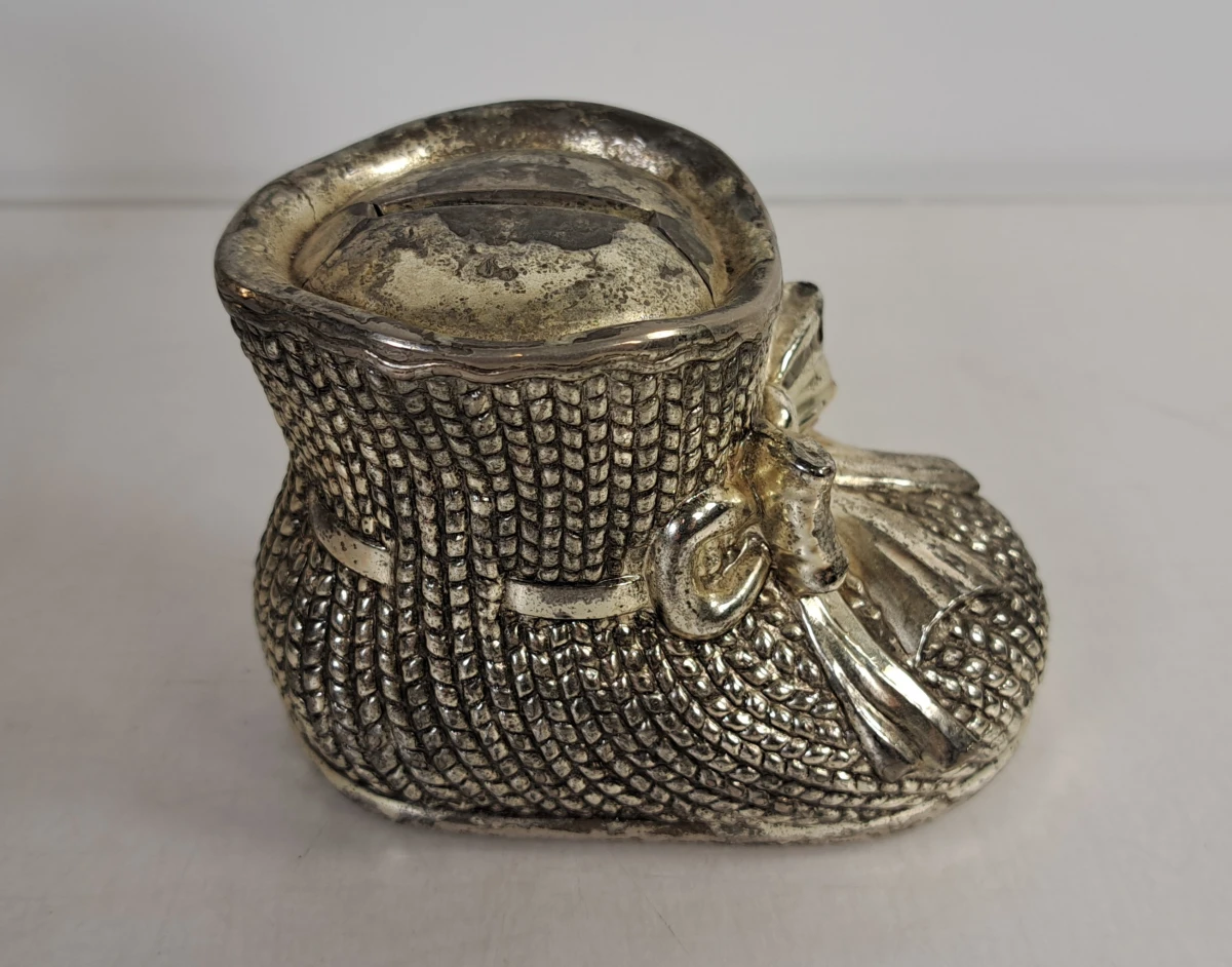 Set zilverkleurige serveeraccessoires met bord en servetringen - foto 14