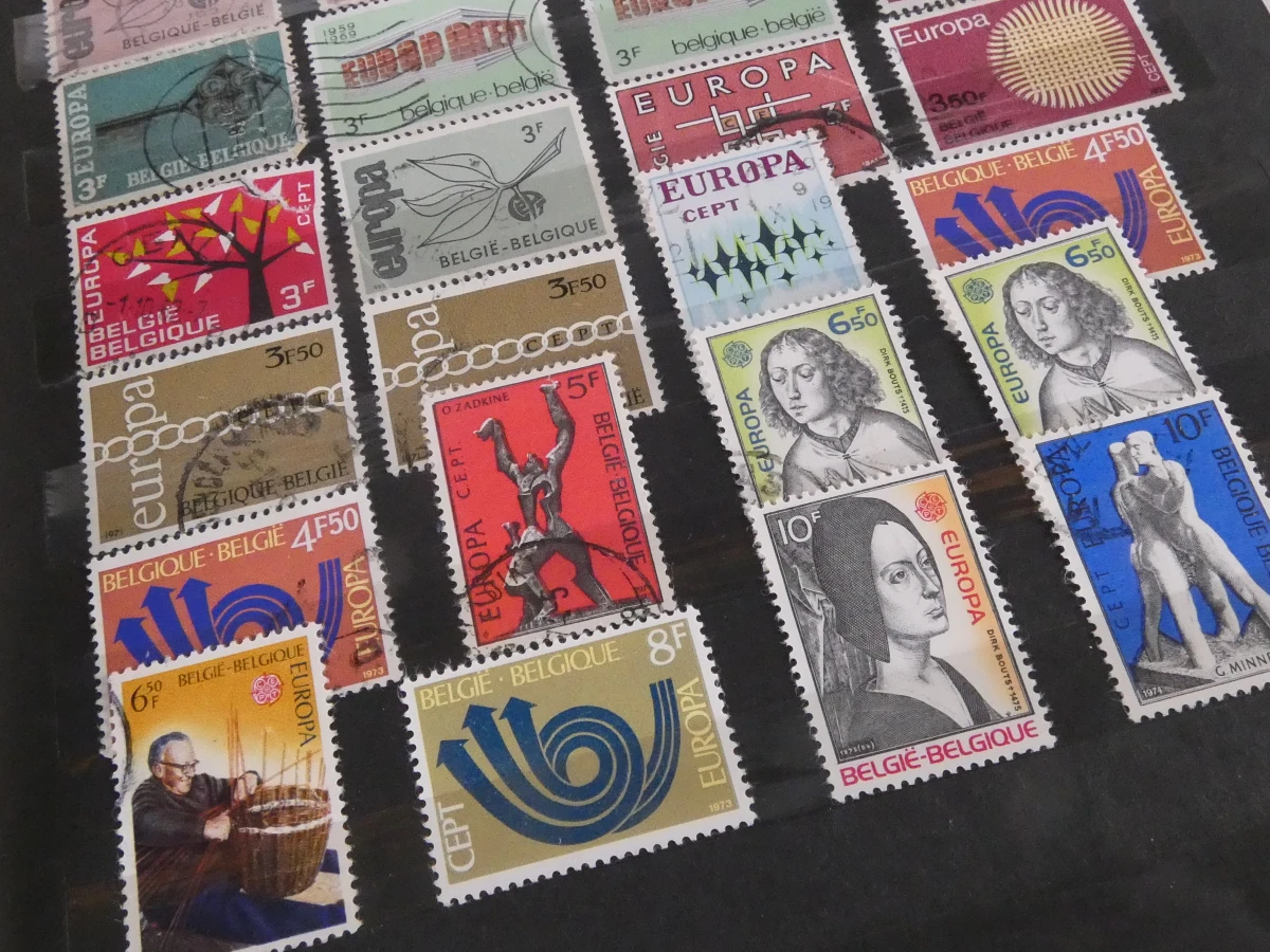 Filatelistische Collectie: Luxe Jaarboeken, FDC's & Klassiek België - foto 4