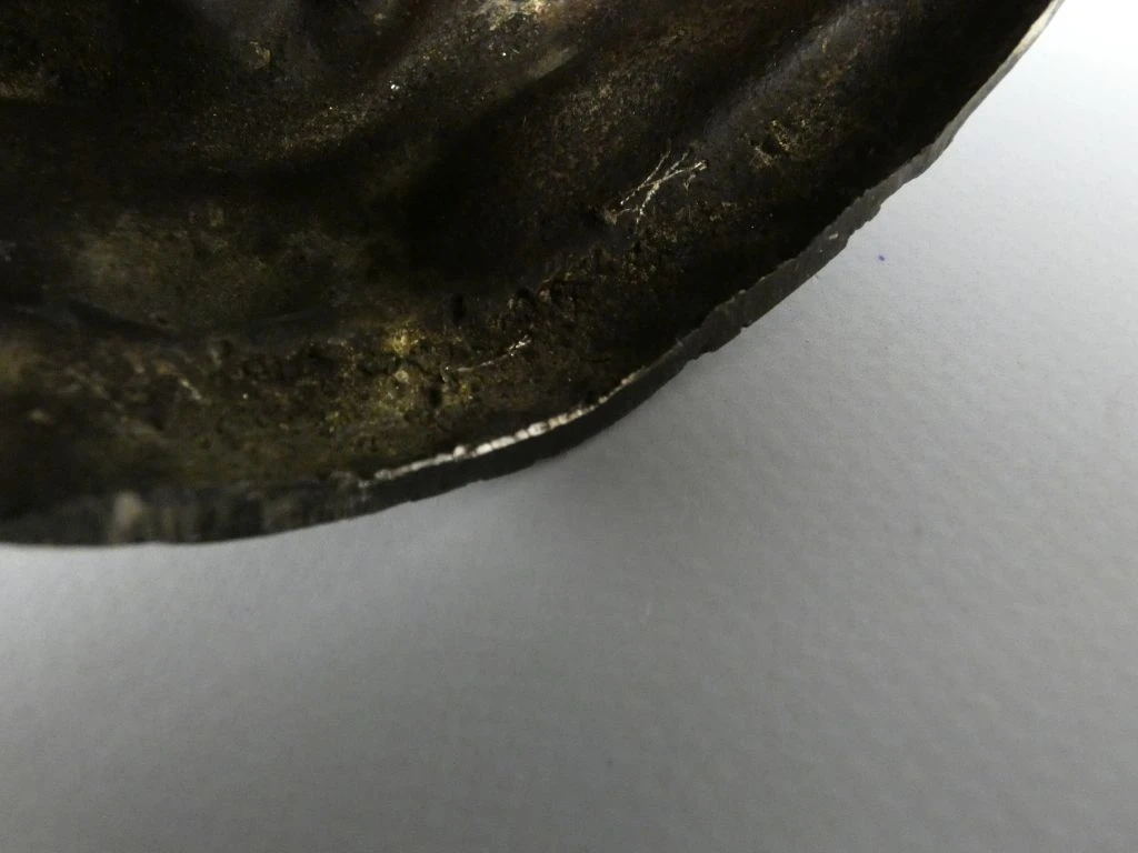 Bronzen beeld van vrouw met bloem - foto 8