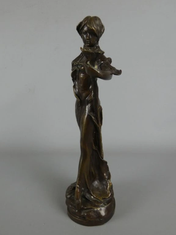 Bronzen beeld van vrouw met bloem - foto 2