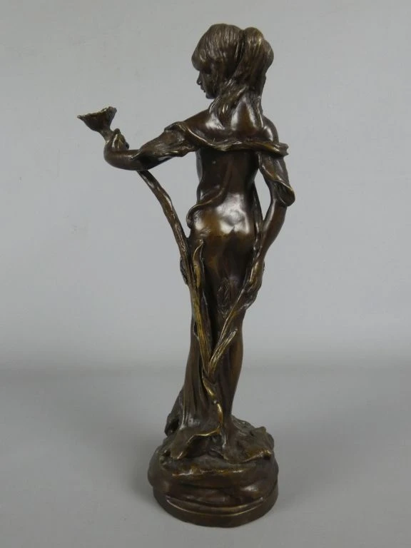 Bronzen beeld van vrouw met bloem - foto 3