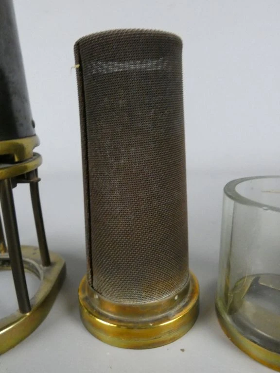 Oude koperen mijnwerkerslamp met glazen inzet - foto 7