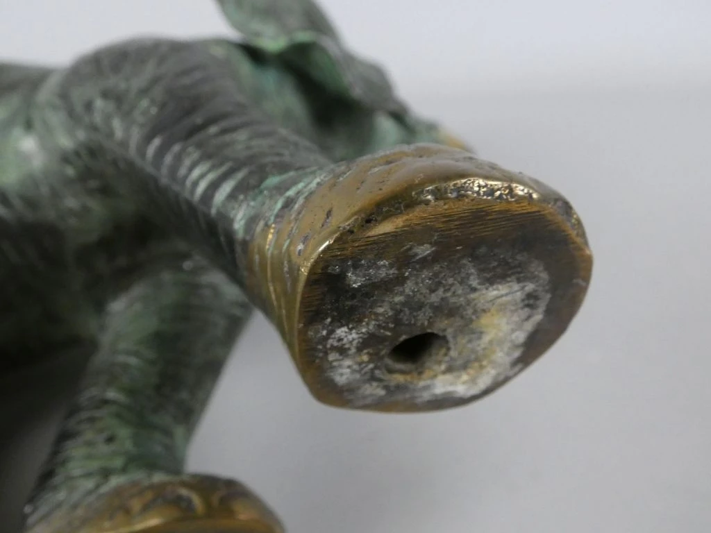 Decoratief olifantenbeeld in groen met goudkleurige accenten - foto 6