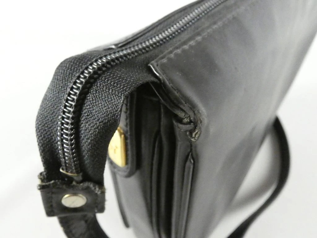 Longchamp zwarte schoudertas met goudkleurig logo - foto 6