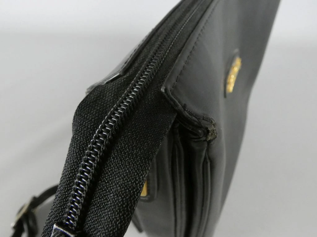 Longchamp zwarte schoudertas met goudkleurig logo - foto 3