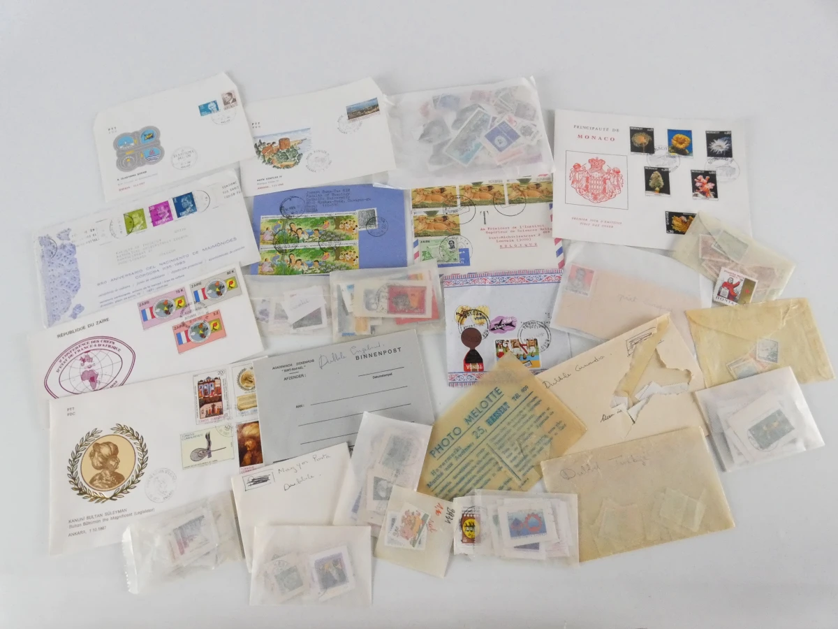 Filatelistisch lot: postzegels en album - foto 13