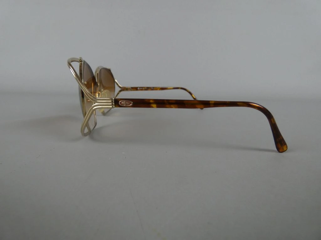 Christian Dior zonnebril model 2499 met goudkleurig montuur en bruine glazen - foto 2