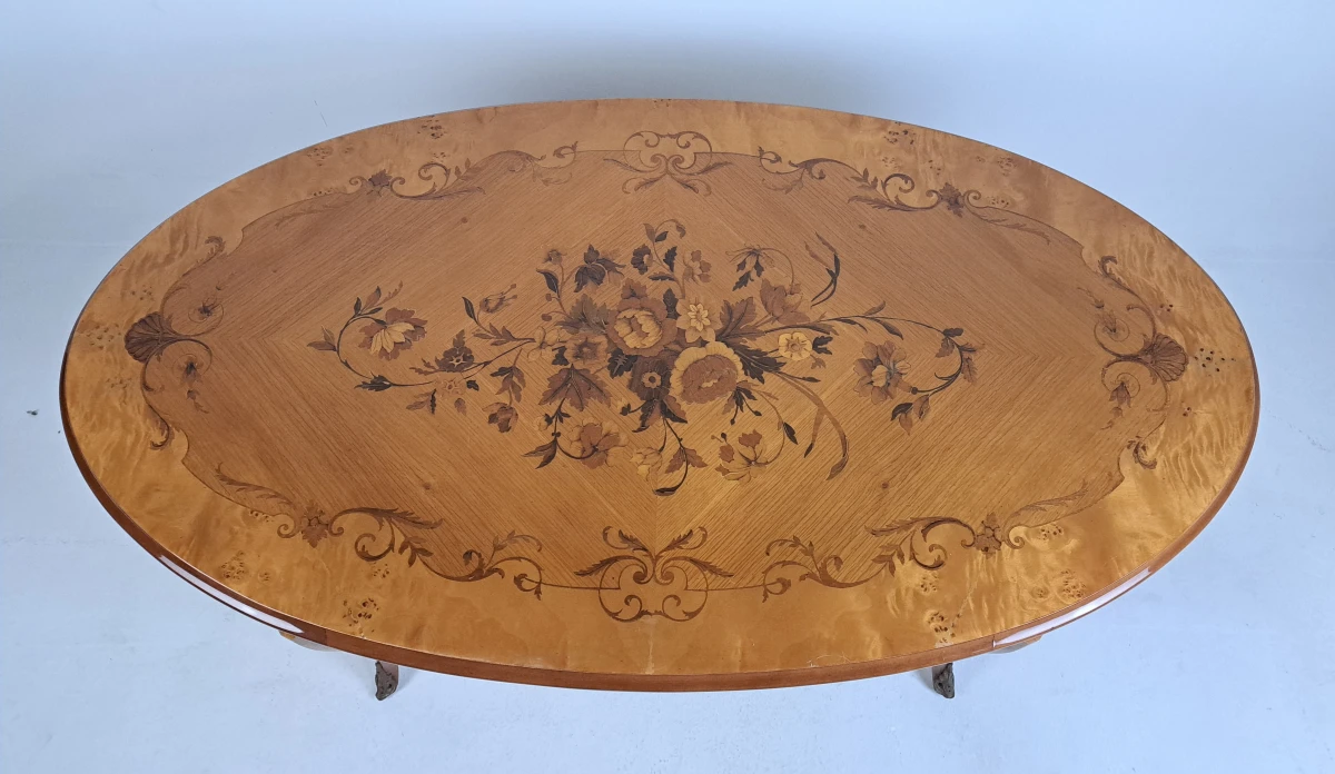 Ovale houten salontafel met bloemeninleg - foto 3