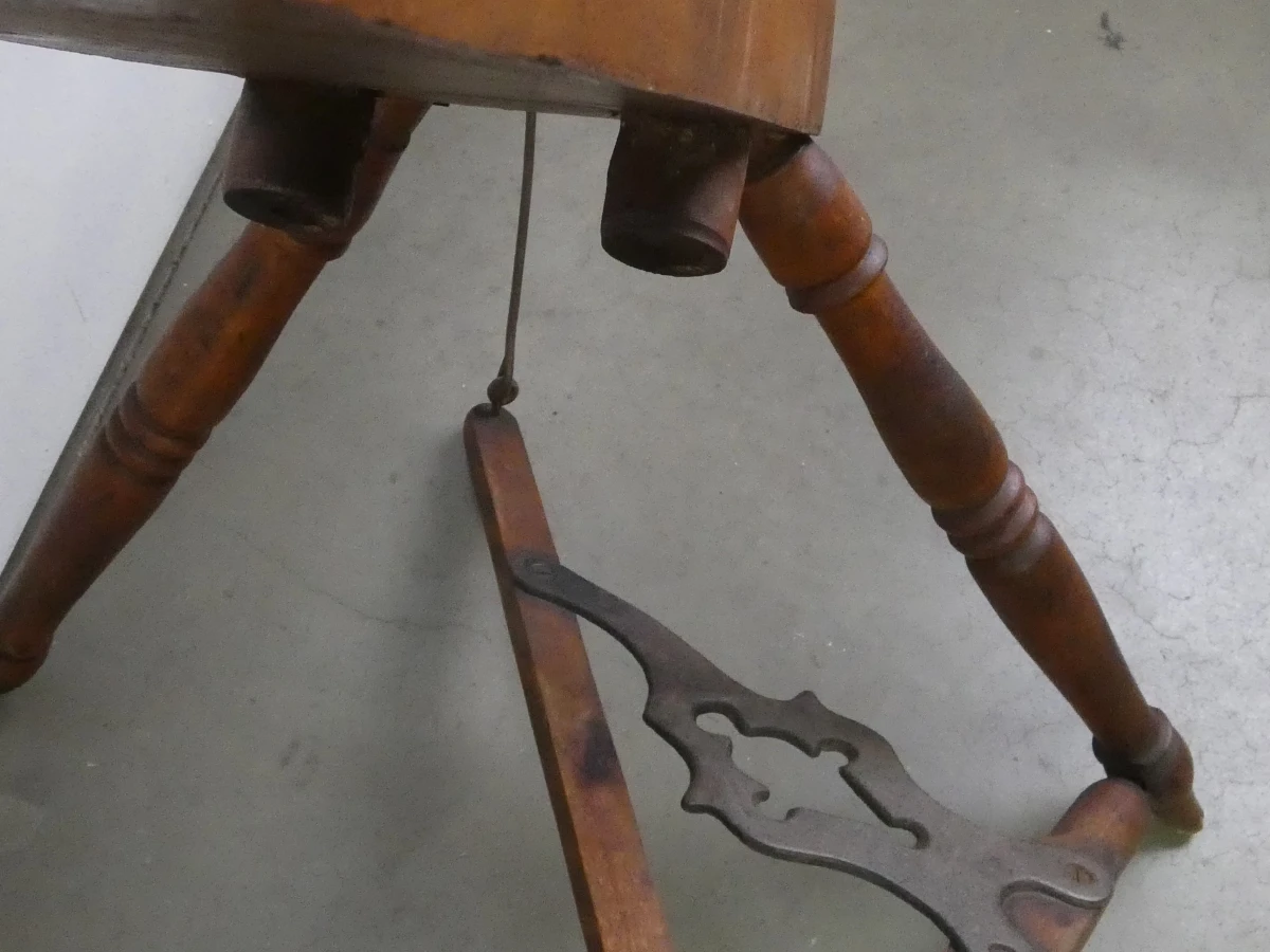 Oud Canadees Productie-Spinnewiel (CPW) – Philias Cadorette - foto 22