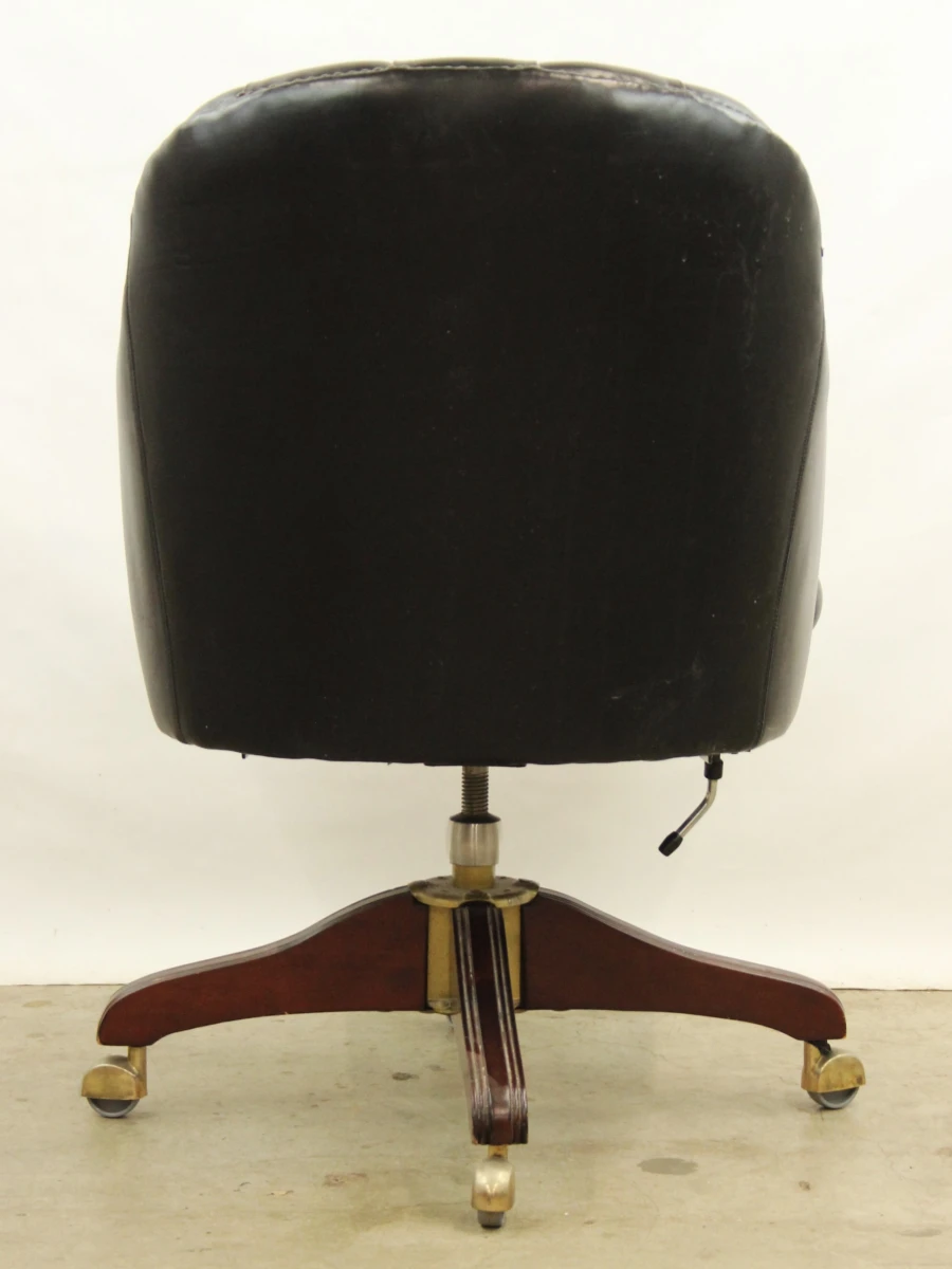 Karaktervolle Chesterfield-bureaustoel met vintage uitstraling - foto 6
