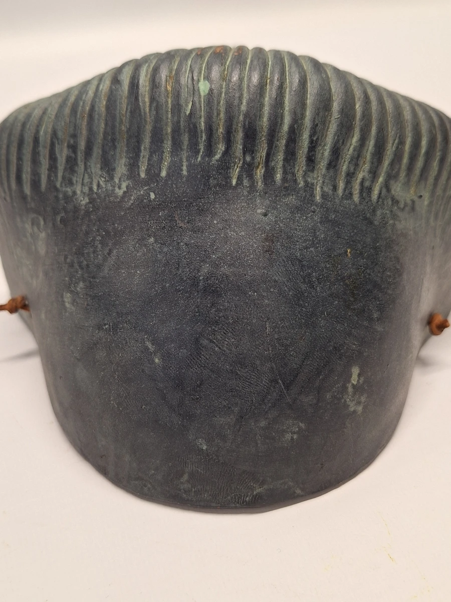 Paar ambachtelijk gemaakte klassieke Griekse theatermaskers, terracotta met een karakteristieke groen/zwarte patine. - foto 12