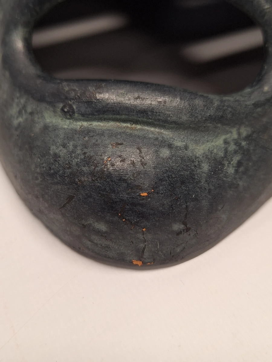 Paar ambachtelijk gemaakte klassieke Griekse theatermaskers, terracotta met een karakteristieke groen/zwarte patine. - foto 11