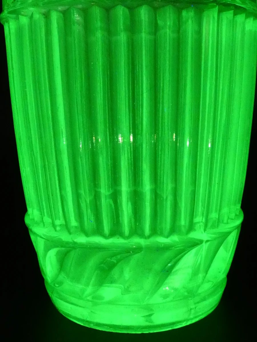 Prachtige Art Deco Uraniumglas 'Celery' Vaas – Bagley 'Carnival' (ca. 1938) - foto 4
