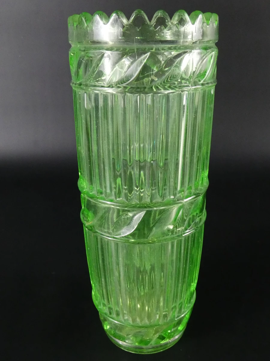 Prachtige Art Deco Uraniumglas 'Celery' Vaas – Bagley 'Carnival' (ca. 1938) - foto 5