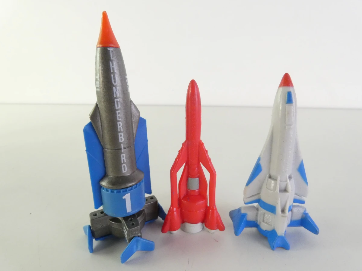 Vintage Thunderbirds Lot (1992 Matchbox & 2004 WT Ventura) – Voertuigen & Figuren - foto 12