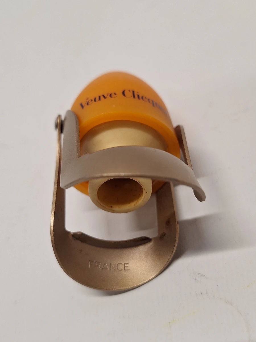 Veuve Clicquot champagne emmer met metalen "Arrow" geschenkverpakking en flessenstop - foto 15