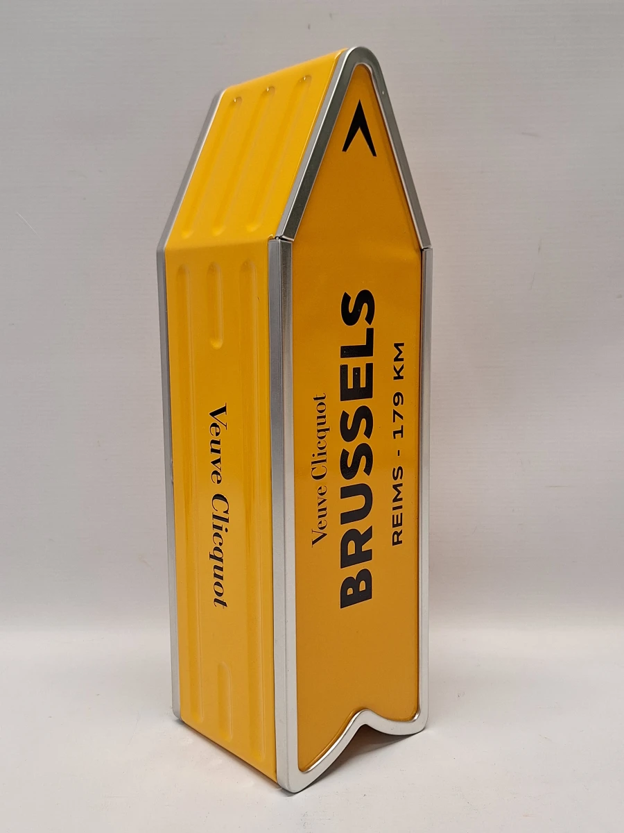 Veuve Clicquot champagne emmer met metalen "Arrow" geschenkverpakking en flessenstop - foto 9