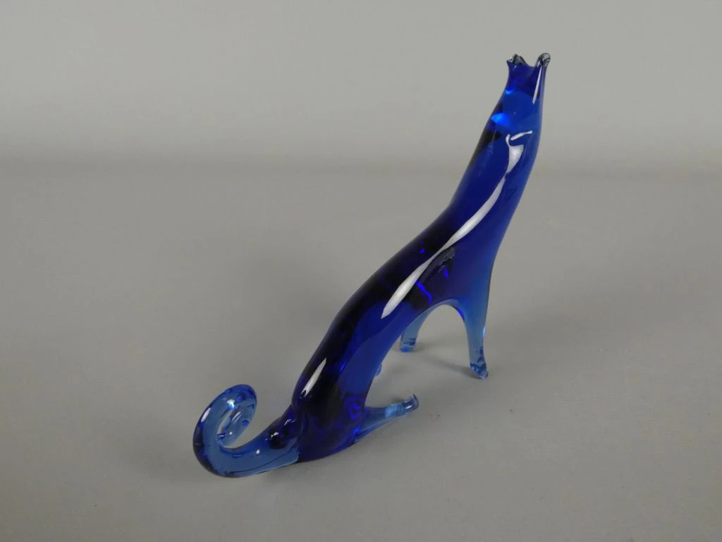Blauwe glazen beeldje van een kat - foto 2