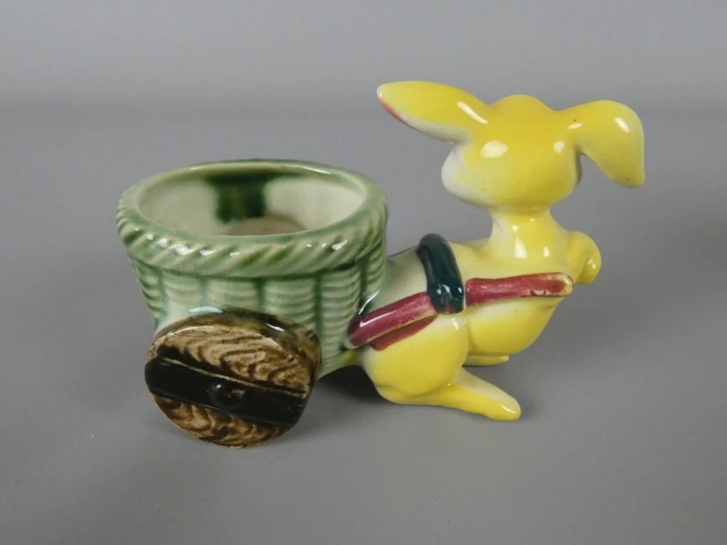 Set van drie vintage keramische konijntjes met karretjes - foto 5