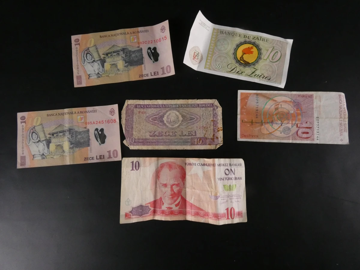 Verzameling oude buitenlandse bankbiljetten - foto 7
