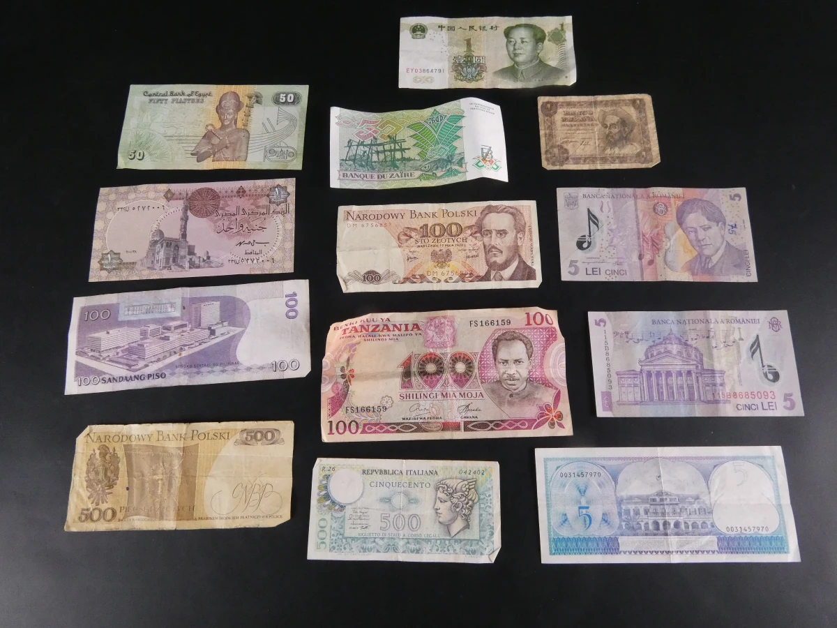 Verzameling oude buitenlandse bankbiljetten - foto 15