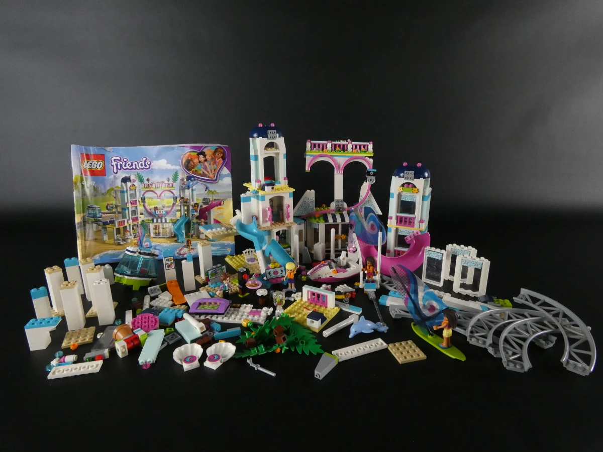 Twee LEGO sets - Friends Heartlake City Resort & Belville Witch’s Cottage - foto 10