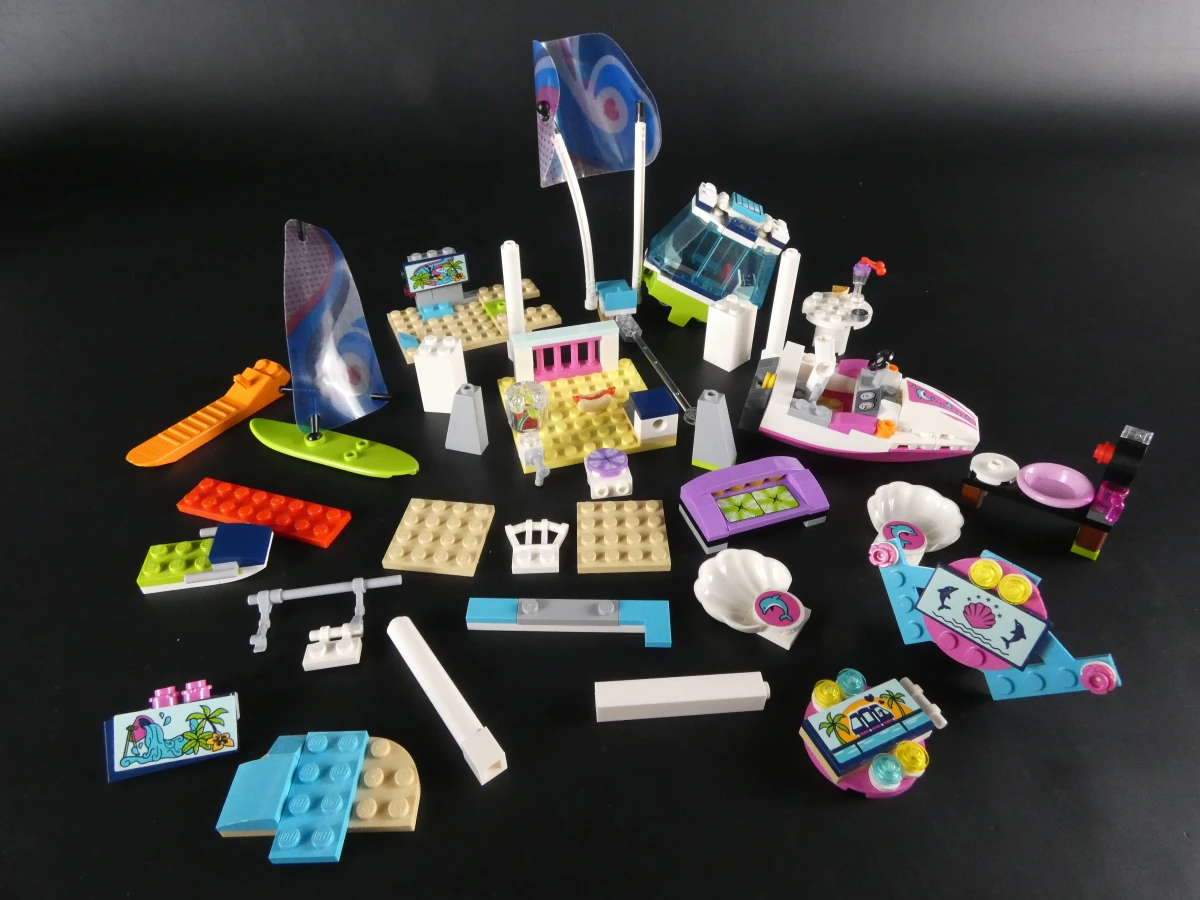 Twee LEGO sets - Friends Heartlake City Resort & Belville Witch’s Cottage - foto 14