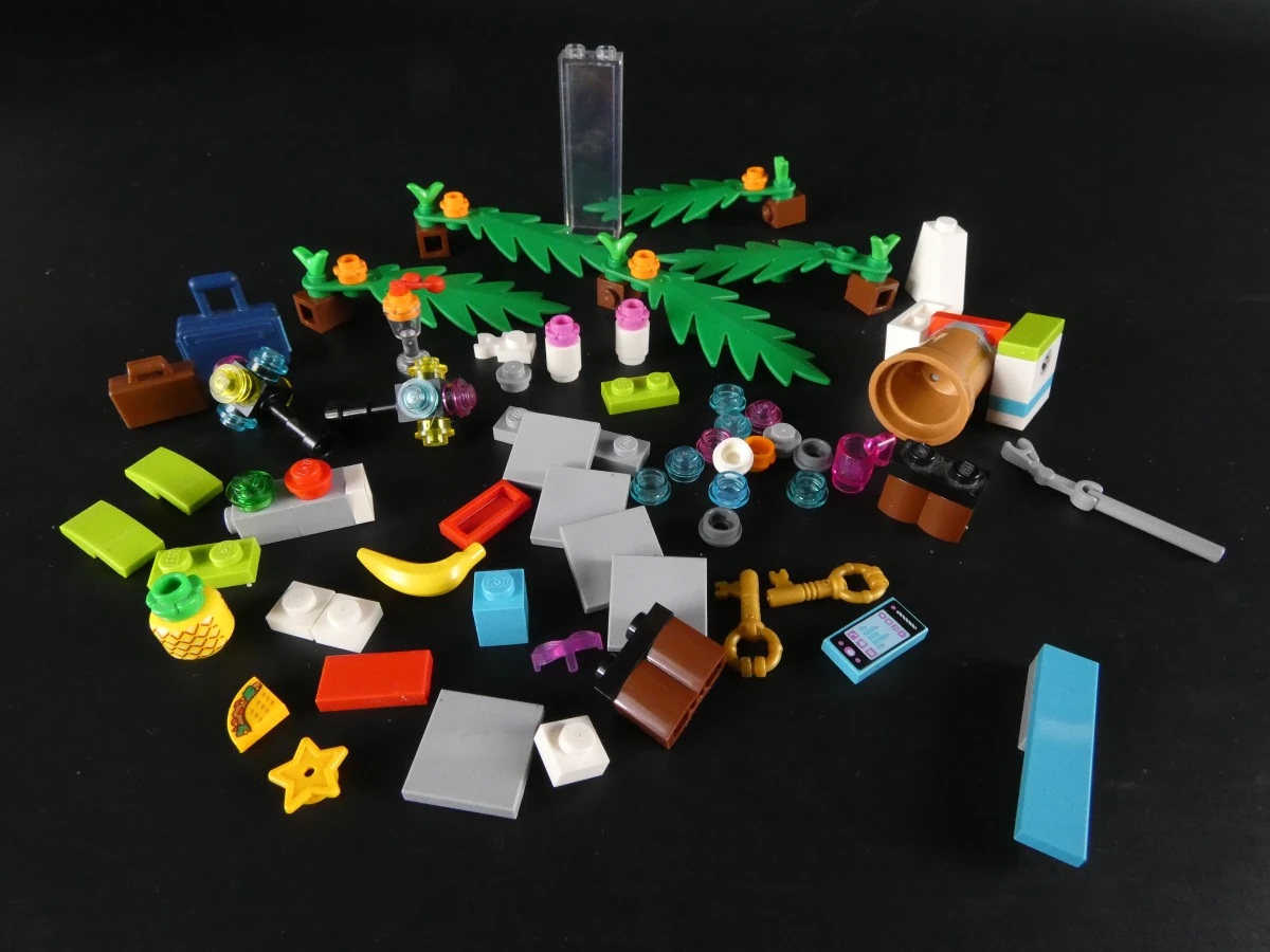 Twee LEGO sets - Friends Heartlake City Resort & Belville Witch’s Cottage - foto 15