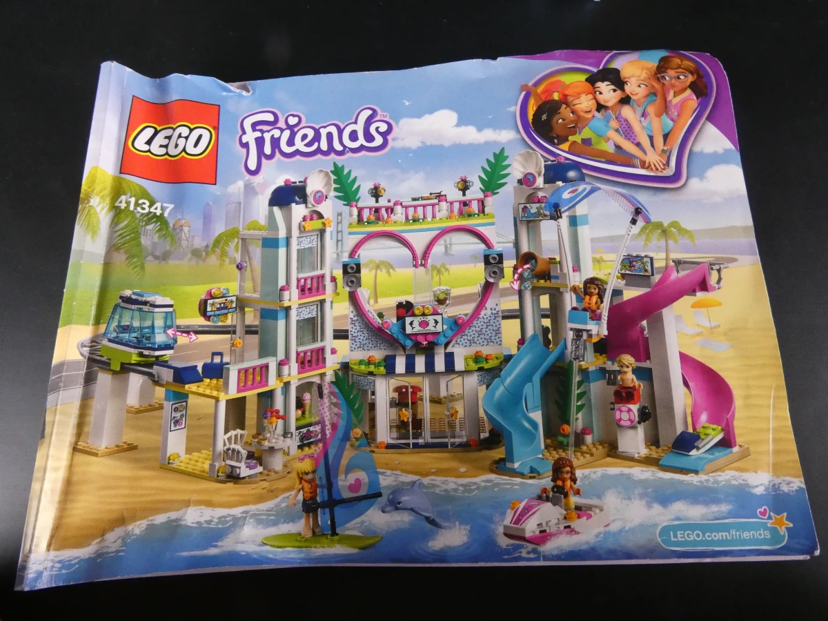 Twee LEGO sets - Friends Heartlake City Resort & Belville Witch’s Cottage - foto 17