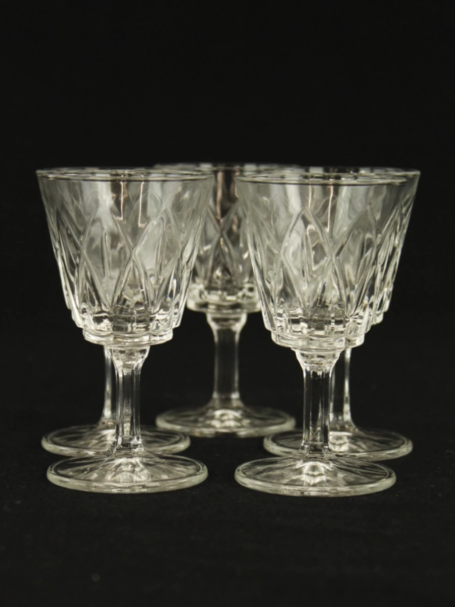 Set van 5 vintage  kristallen likeurglazen met geslepen patroon - foto 3