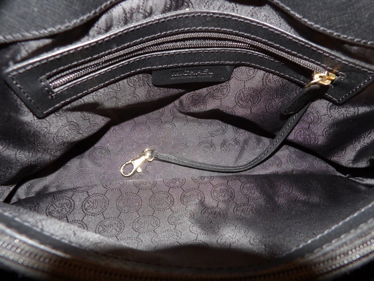 Michael Kors Quinn Medium East West Top Zip Tote - foto 8