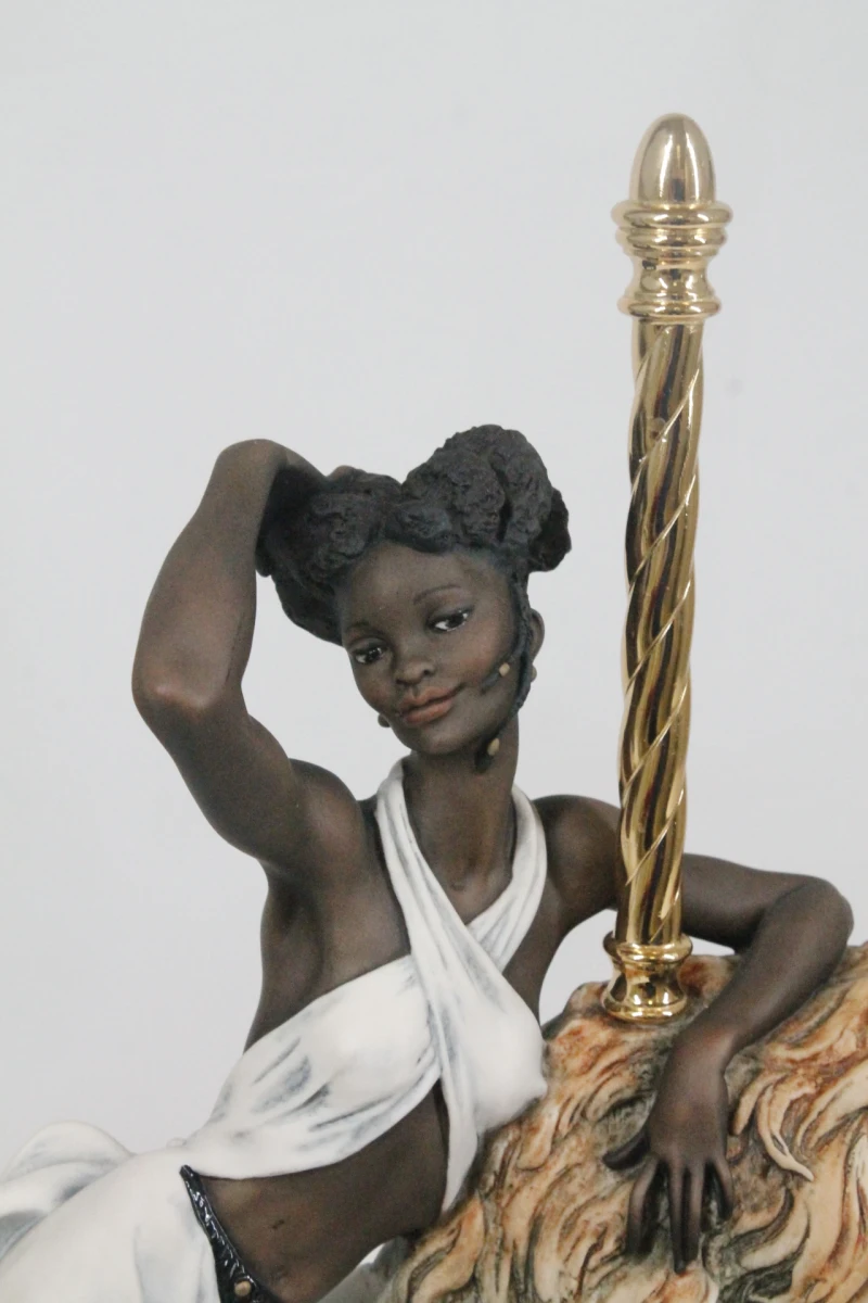 Porseleinen beeld: Black Orchid - foto 6